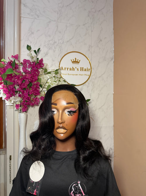 16” Black Bouncy Wig